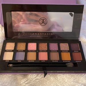Anastasia Beverly Hills Eyeshadow Palette in Norvina